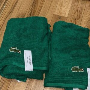 Lacoste Emerald Green 2 bath towels size 30x 52